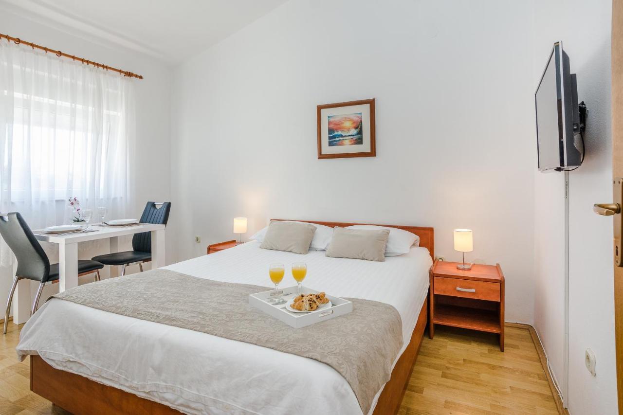 Apartments Marija Стариград-Пакленица Экстерьер фото
